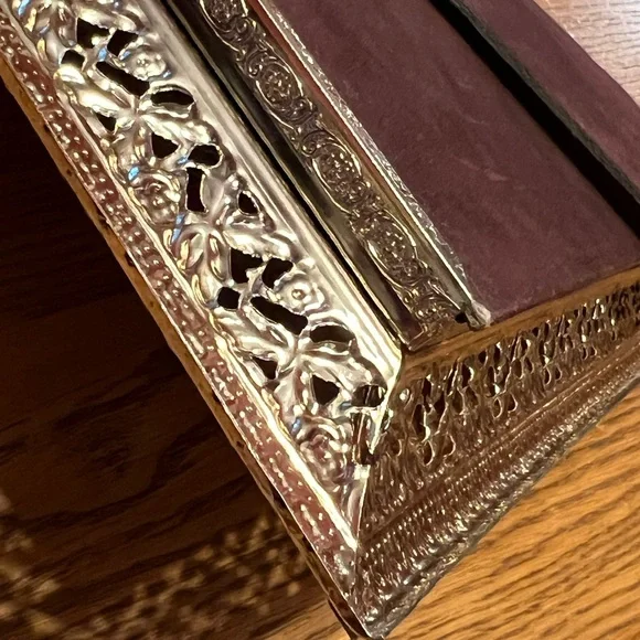 Vintage Goldtone Metal Photo Frame Duo ๐ - Picture 9 of 16